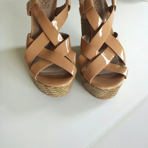Vince Camuto Women's Hattie Strappy Wedge Sandals - Picture 2 of 7